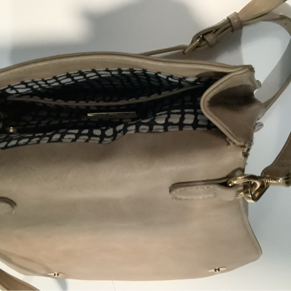 Urban Expressions Taupe Crossbody Bag - Picture 7 of 9